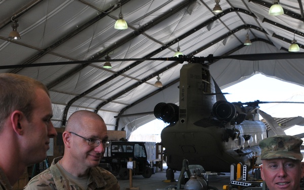 CSM Eck Vists the troop of 40th CAB in Taji
