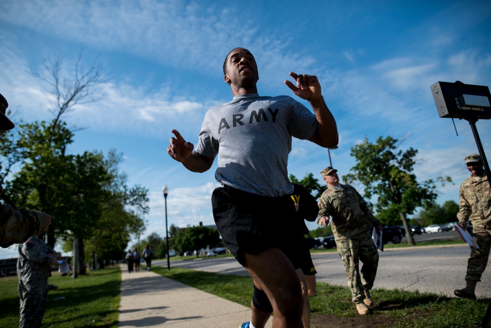 Military police headquarters conducts APFT