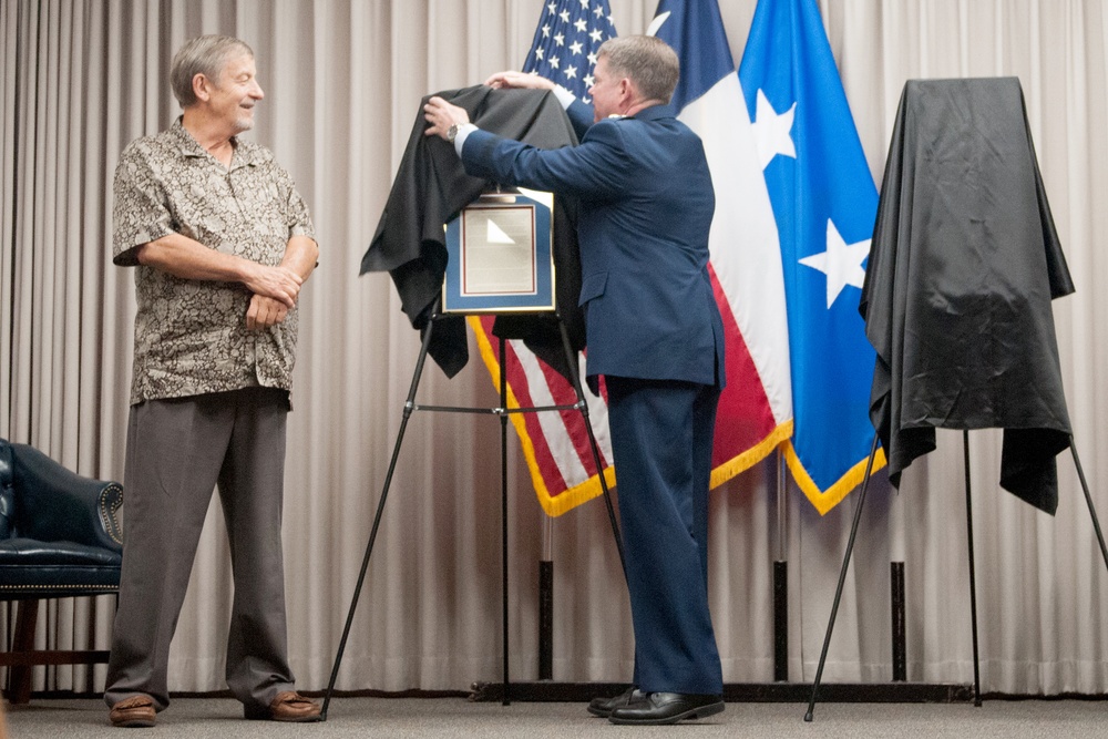 Texas Hall of Honor welcomes two new inductees