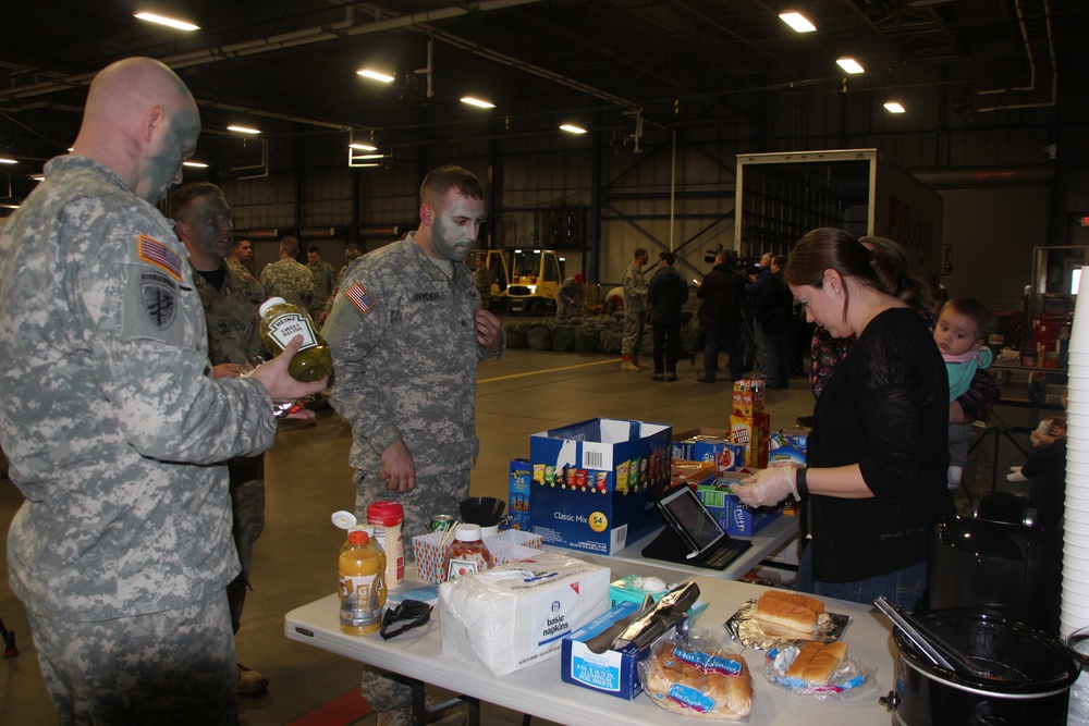 412th Family Readiness Group Provides Refreshments