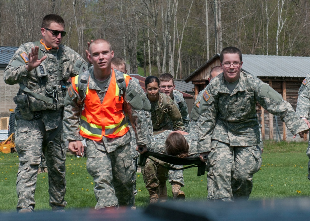 Crew Chief Trains Soldiers to Carry a Litter
