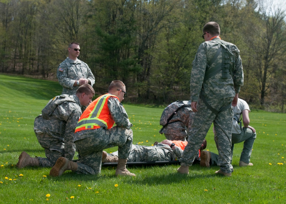 Crew Chief Trains Recruit Sustainment Company Soldiers