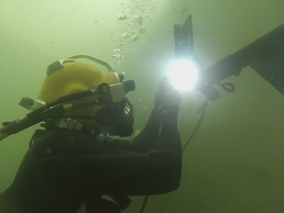 UCT 2 Technicians Further Underwater Welding Capabilities