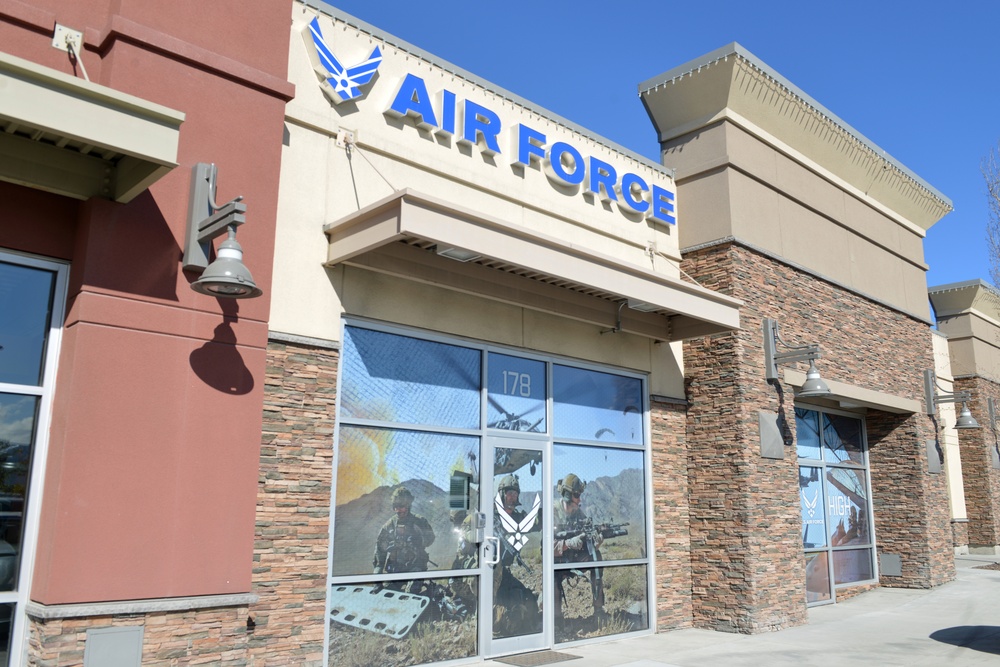 New Air Force recruiting station opens in Anchorage