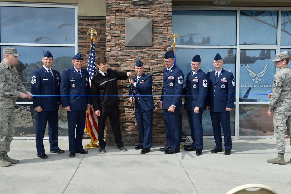 DVIDS Images New Air Force recruiting station opens in Anchorage