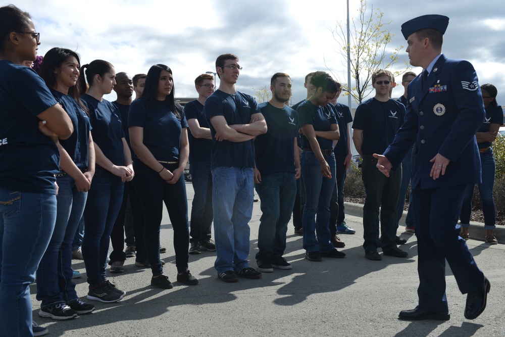 New Air Force recruiting station opens in Anchorage