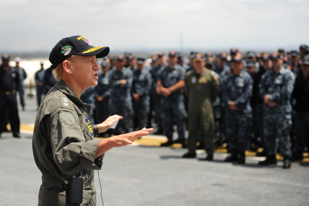 Commander, U.S. 3rd Fleet Vice Adm. Nora Tyson Visits USS Makin Island (LHD 8)