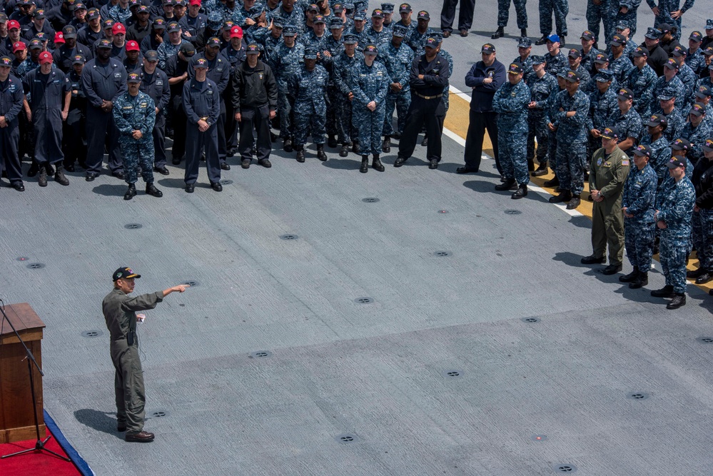 Commander, U.S. 3rd Fleet Vice Adm. Nora Tyson Visits USS Makin Island (LHD 8)