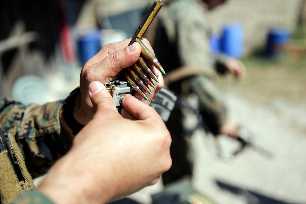 Marines aim for combat marksmanship proficiency