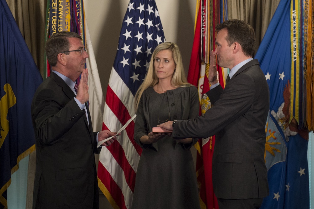 SD swears in Secretary of the Army