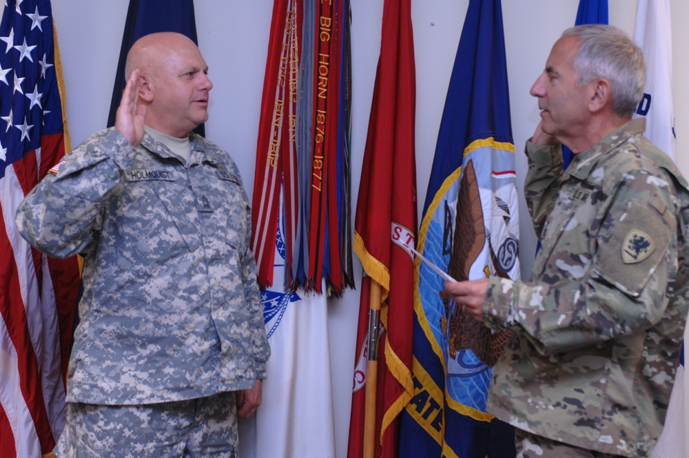 Michigan National Guard Adjutant General administers reenlistment oath