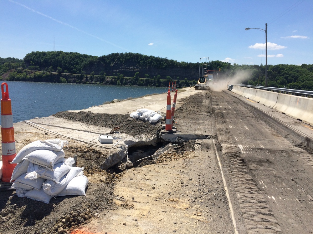 Surface drainage correction requires lane closure on Highway 127 across Wolf Creek Dam