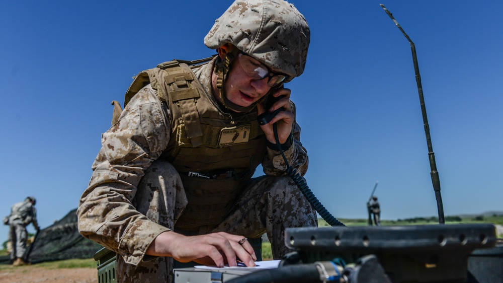Marine Corps implements force integration plan, graduates first female artillery officers