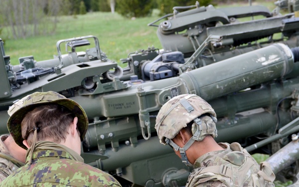 US, Estonia Soldiers make some noise
