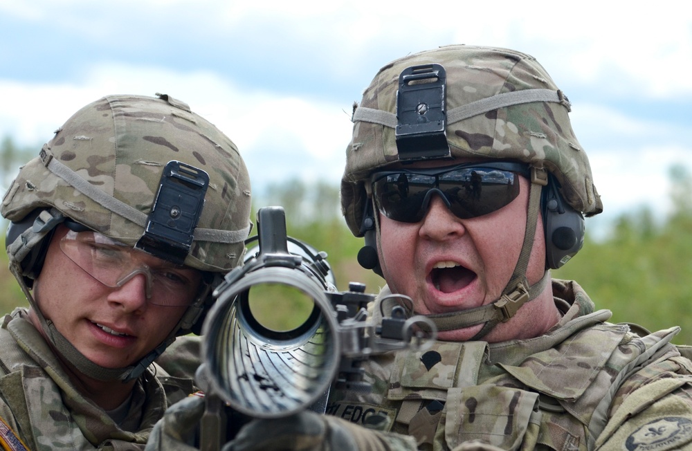 US, Estonia Soldiers make some noise