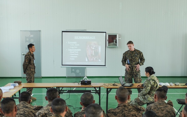 U.S. Sailors, Soldiers teach combat medical care course at Khaan Quest 2016.