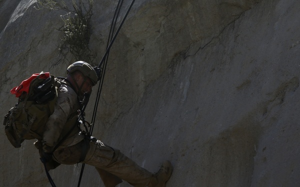 Marines, Sailors take on 8th Annual Recon Challenge