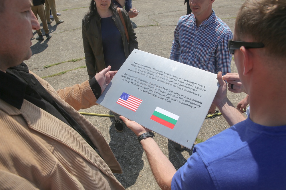 Bulgarians, U.S. Marines plant shrubs to grow partnership