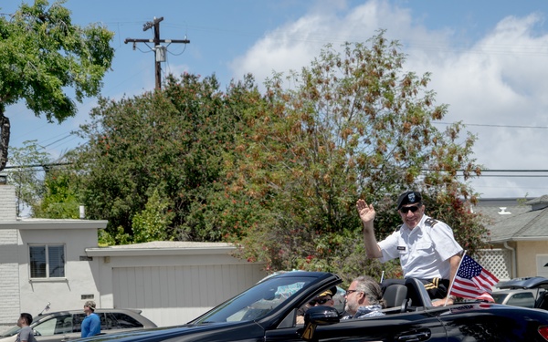 79th SSC Commanding General Represents Army Reserve in parade