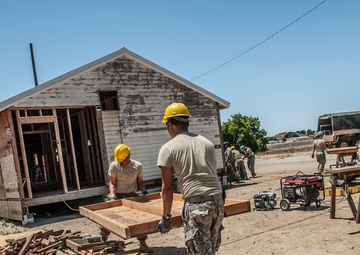 224th Sustainment Brigade reaches full operational tempo in support of California Army National Guard’s 2016 annual training