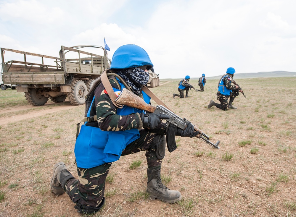 Multinational partners tested during convoy training, improve skills for peacekeeping missions at Khaan Quest 2016