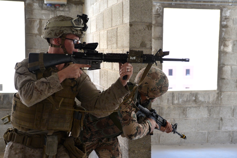 Jordanian Armed Forces and US Marines conduct MOUT Training during Eager Lion 16