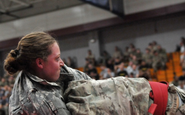 Paratroopers face-off during All American Week 2016 Combatives Tournament
