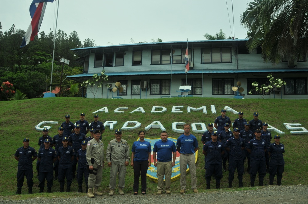 New Mexico National Guard medics share knowledge with Costa Rican Coast Guardsmen