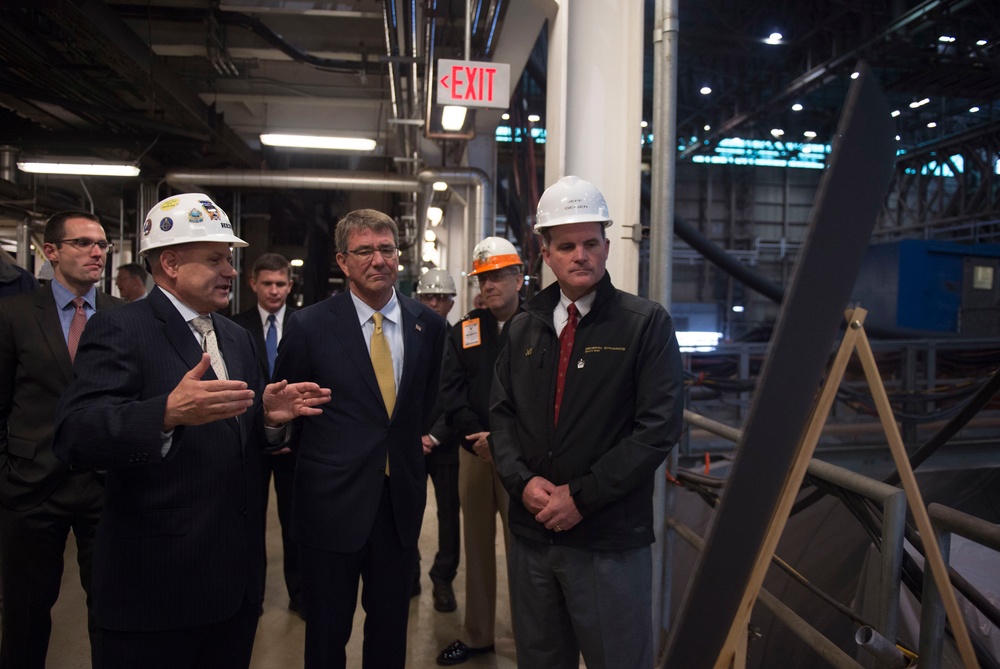 SD tours Electric Boat Facility
