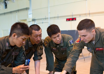 JASDF loadmasters familiarize JAI