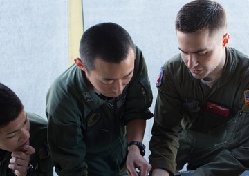 JASDF loadmasters familiarize JAI