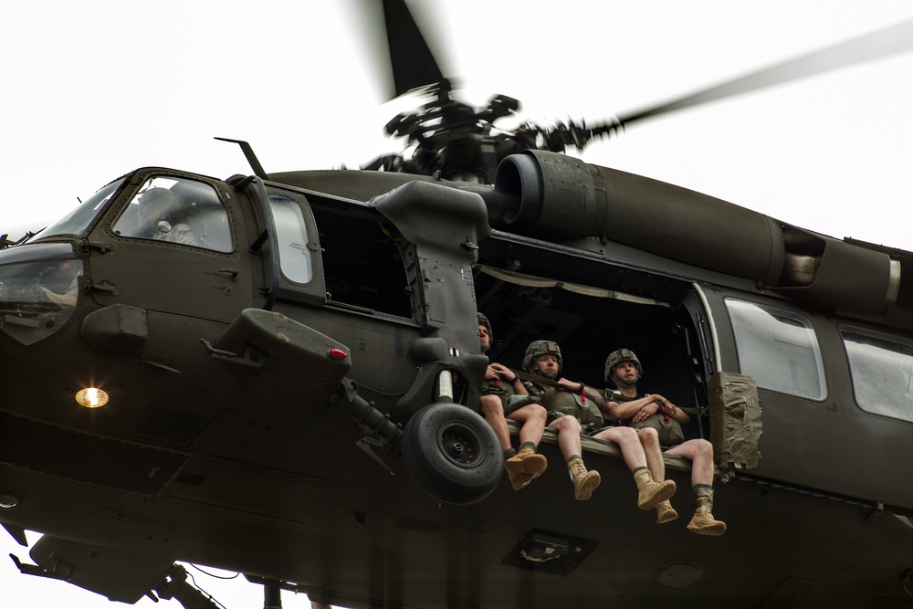 U.S. Army Rangers parachute Into Lake Lanier