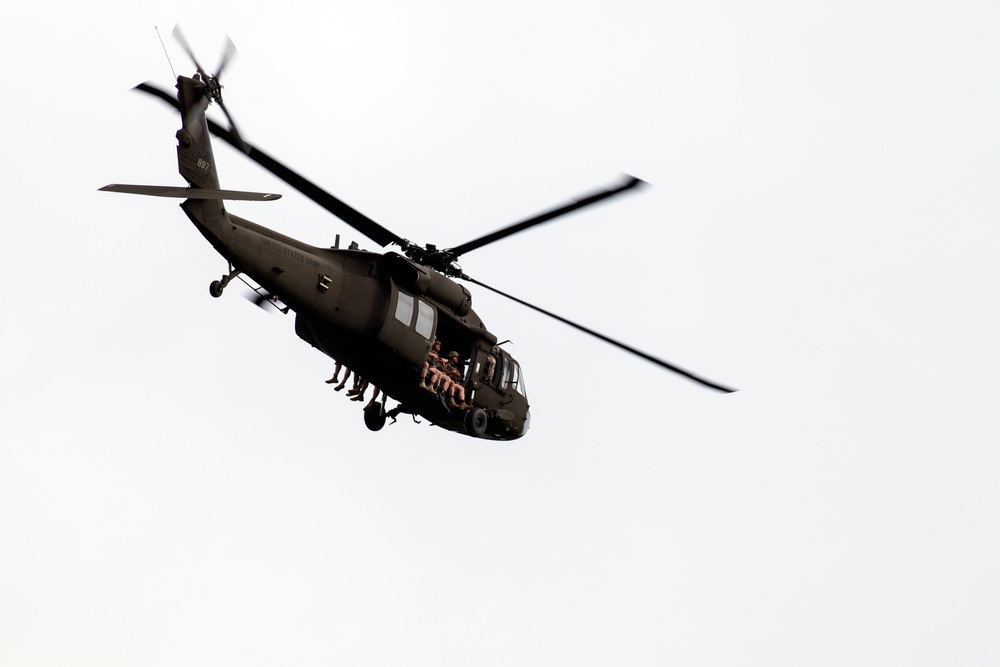 U.S. Army Rangers parachute Into Lake Lanier