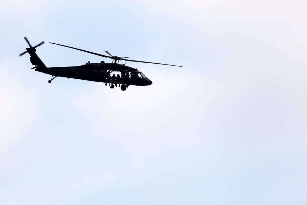 U.S. Army Rangers parachute Into Lake Lanier