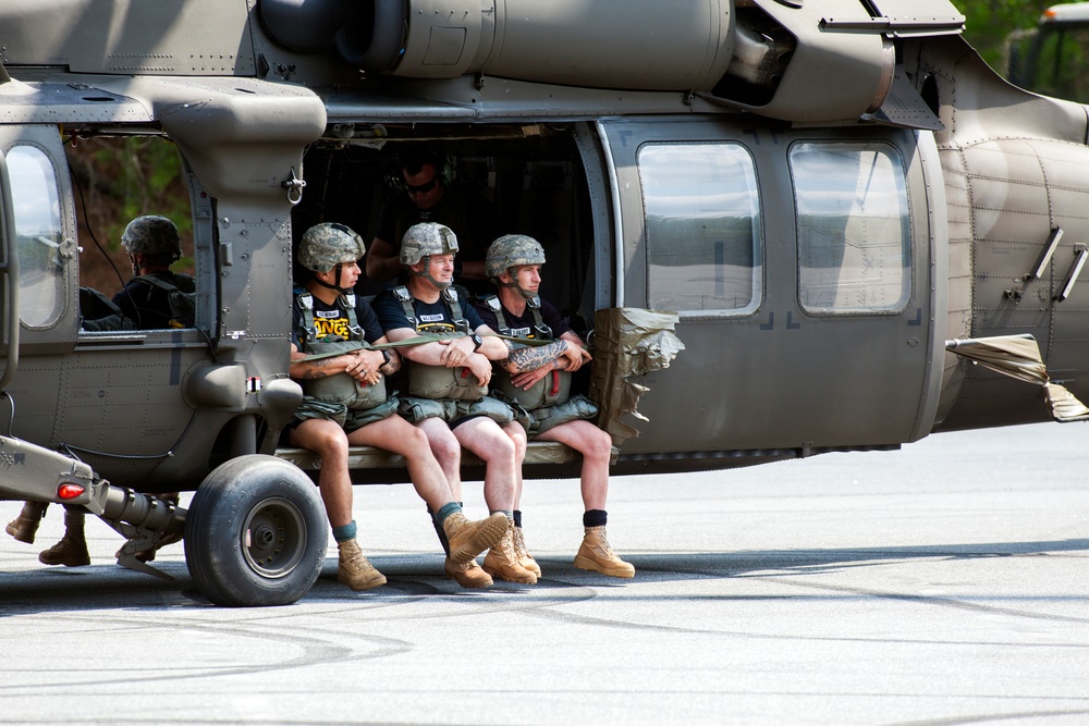 U.S. Army Rangers parachute Into Lake Lanier