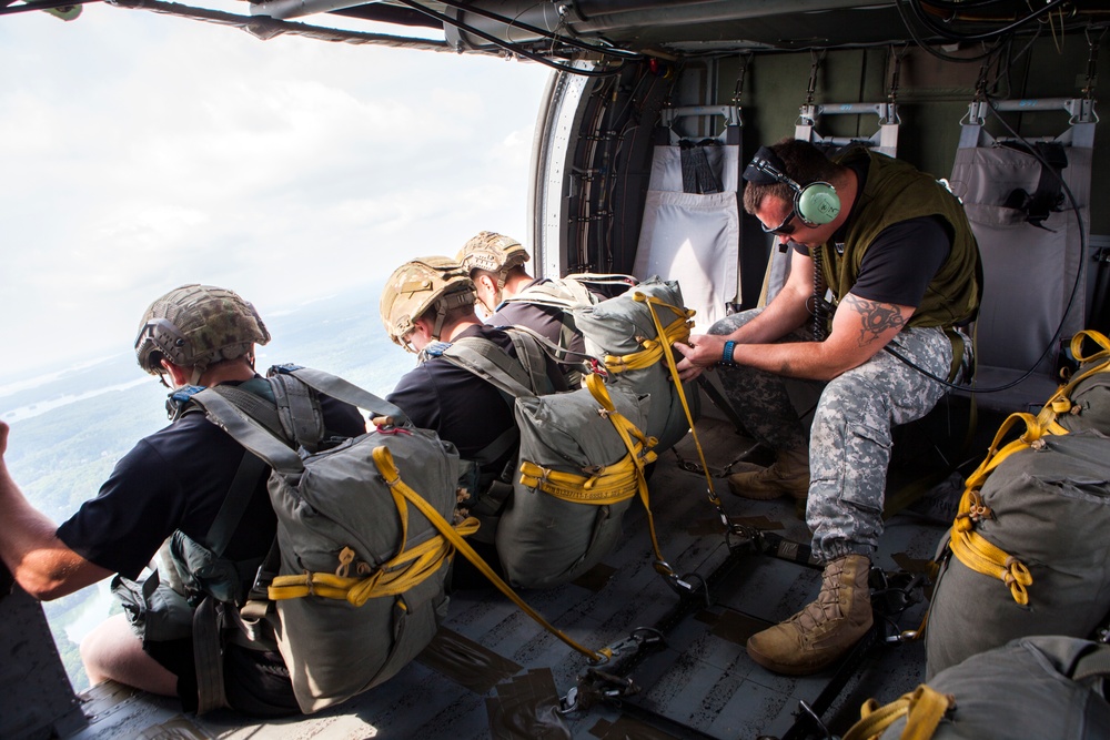 U.S. Army Rangers parachute Into Lake Lanier