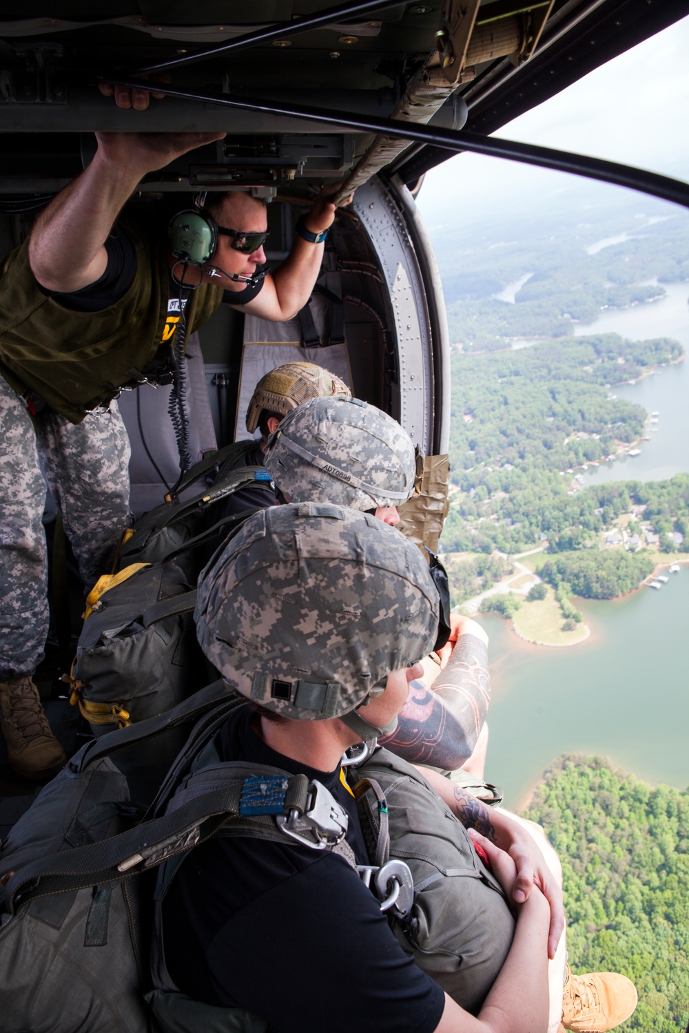 U.S. Army Rangers parachute Into Lake Lanier