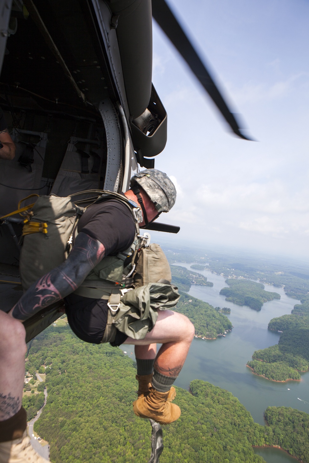 U.S. Army Rangers parachute Into Lake Lanier