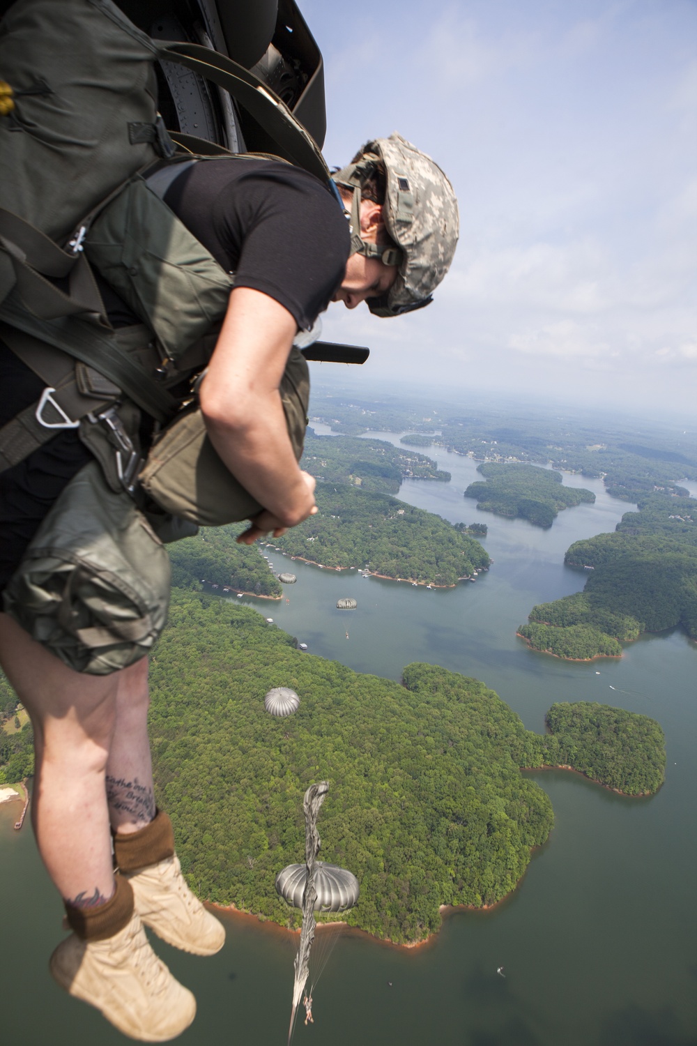 U.S. Army Rangers parachute Into Lake Lanier