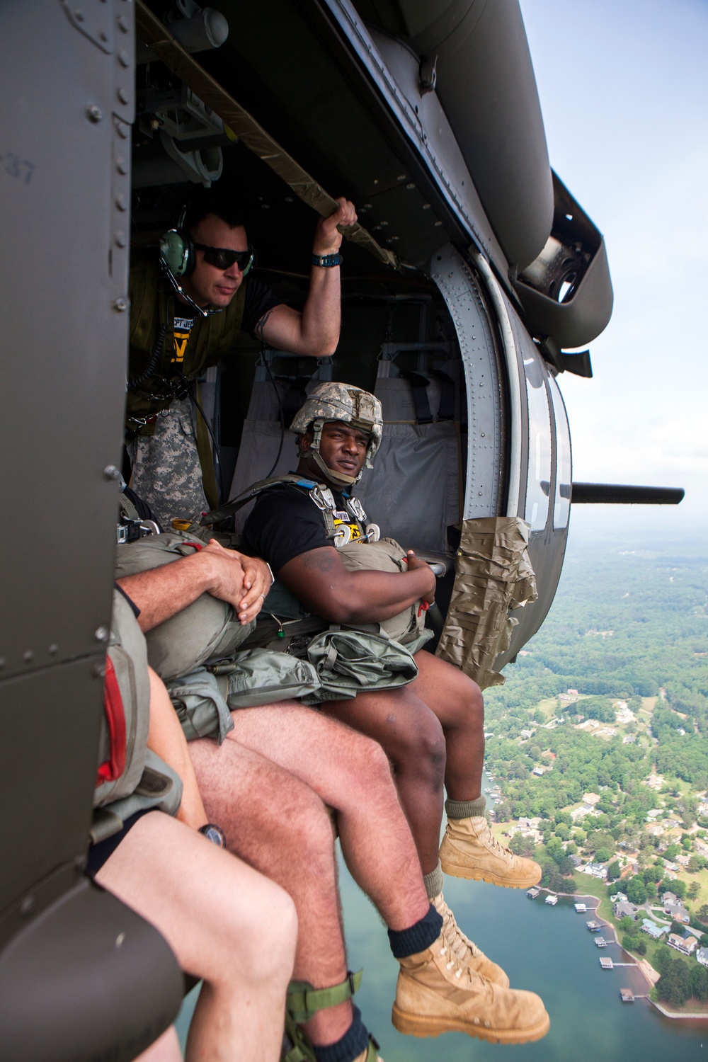 U.S. Army Rangers parachute Into Lake Lanier