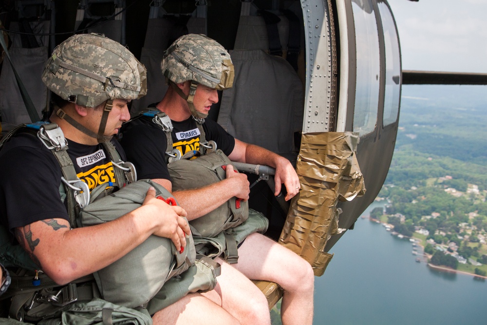 U.S. Army Rangers parachute Into Lake Lanier