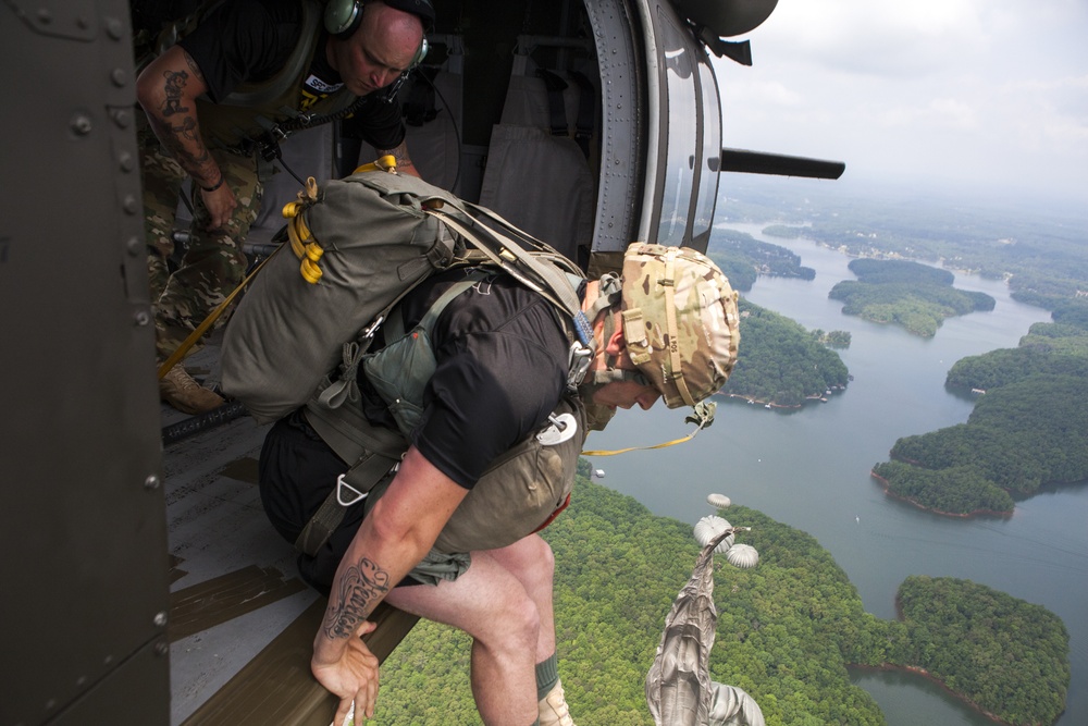 U.S. Army Rangers parachute Into Lake Lanier