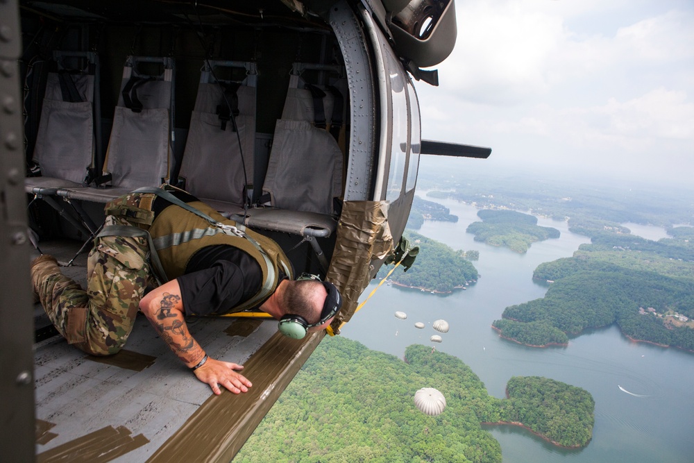 U.S. Army Rangers parachute Into Lake Lanier