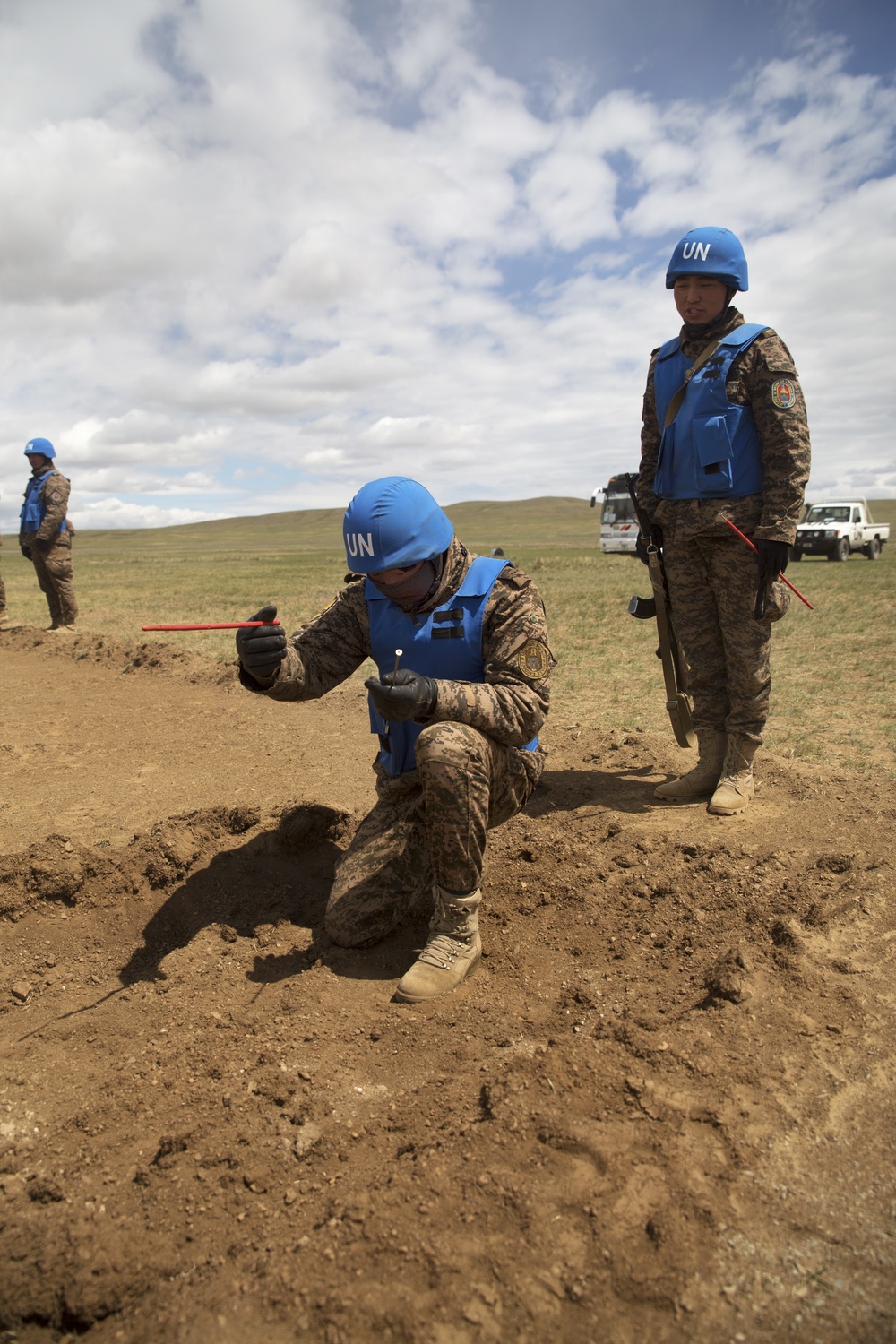 U.S. Army, Canadian Army teach minefield extraction techniques to Mongolian Armed Forces members during Khaan Quest 2016