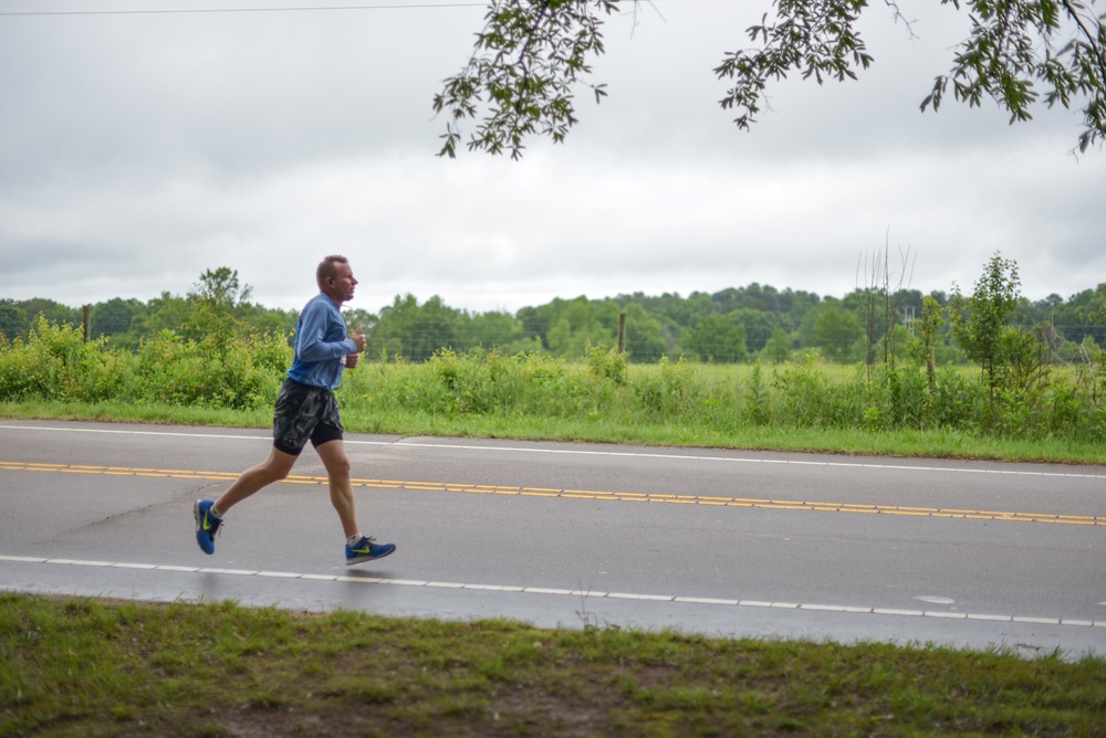 Fourth Annual Minuteman Muster brings more than 400 runners to NCNG Headquarters