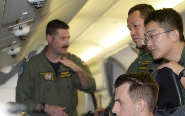 JMSDF and VP-8 Perform Exercise