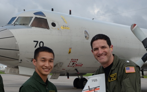 JMSDF and VP-8 Perform Exercise