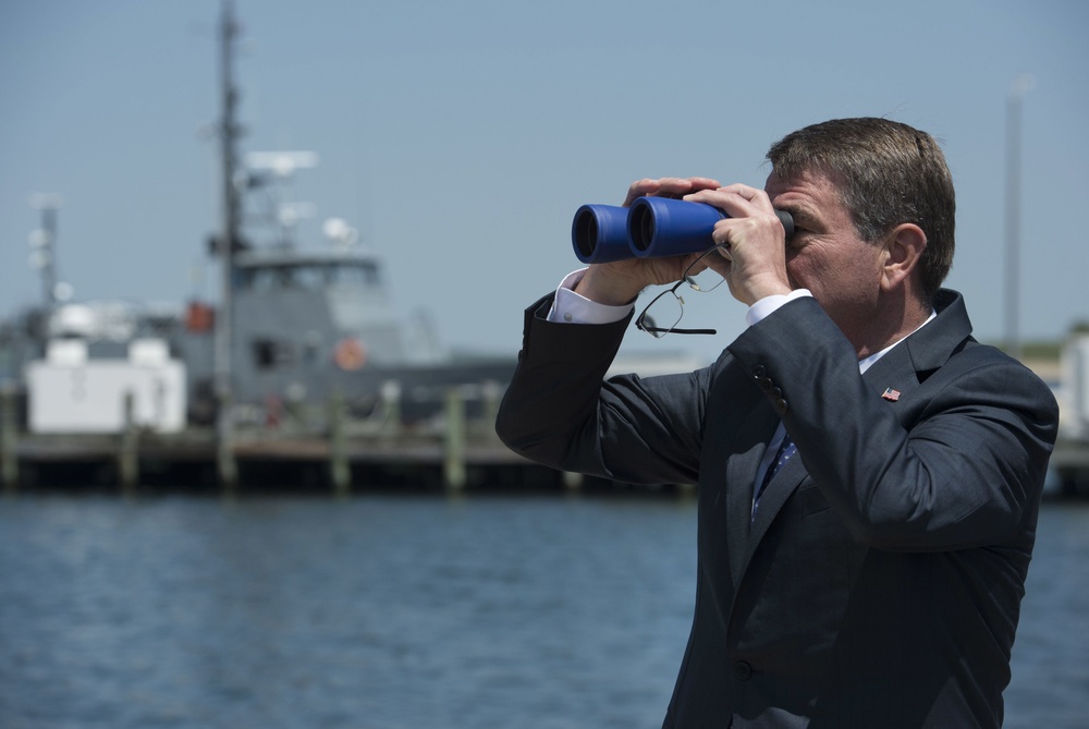 SD visits Naval Undersea Warfare Center Newport