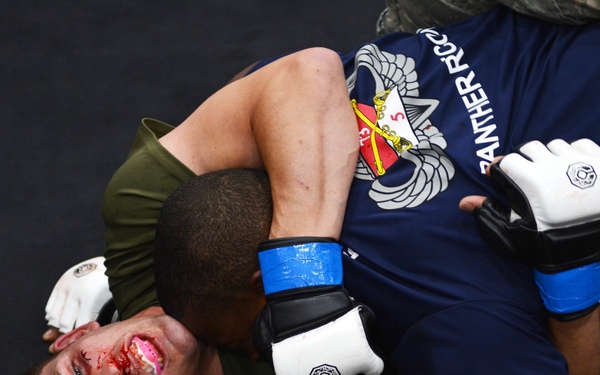 Paratroopers face-off during All American Week 2016 Combatives Tournament finals