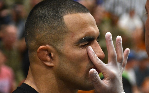Paratroopers face-off during All American Week 2016 Combatives Tournament finals